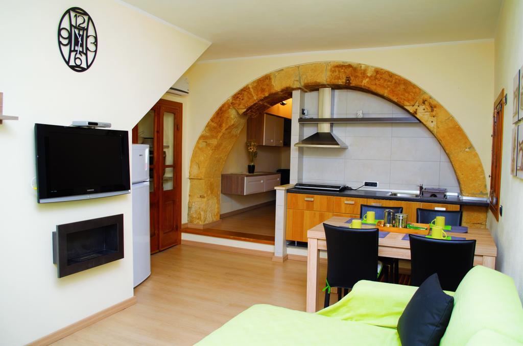 كالياري Appartamento San Giovanni الغرفة الصورة
